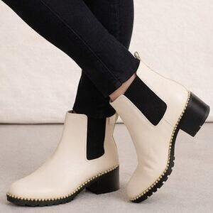 BCBGeneration Natti Chelsea Boots White Cream Metal Trim Size 7 NWT